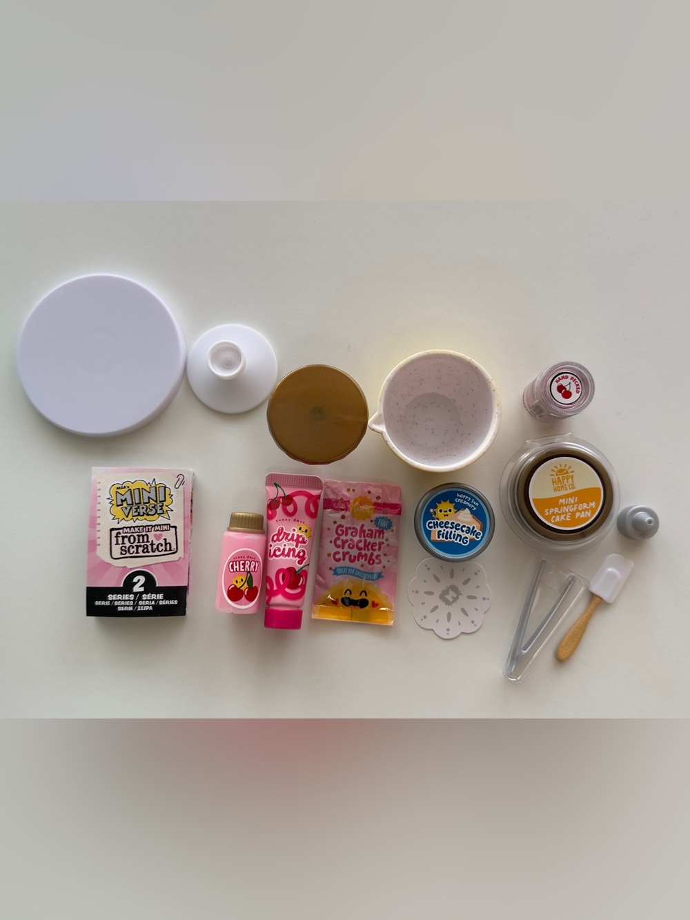 MGA Entertainment Miniverse Make It Mini From Scratch Series 2 Cherry Cheesecake